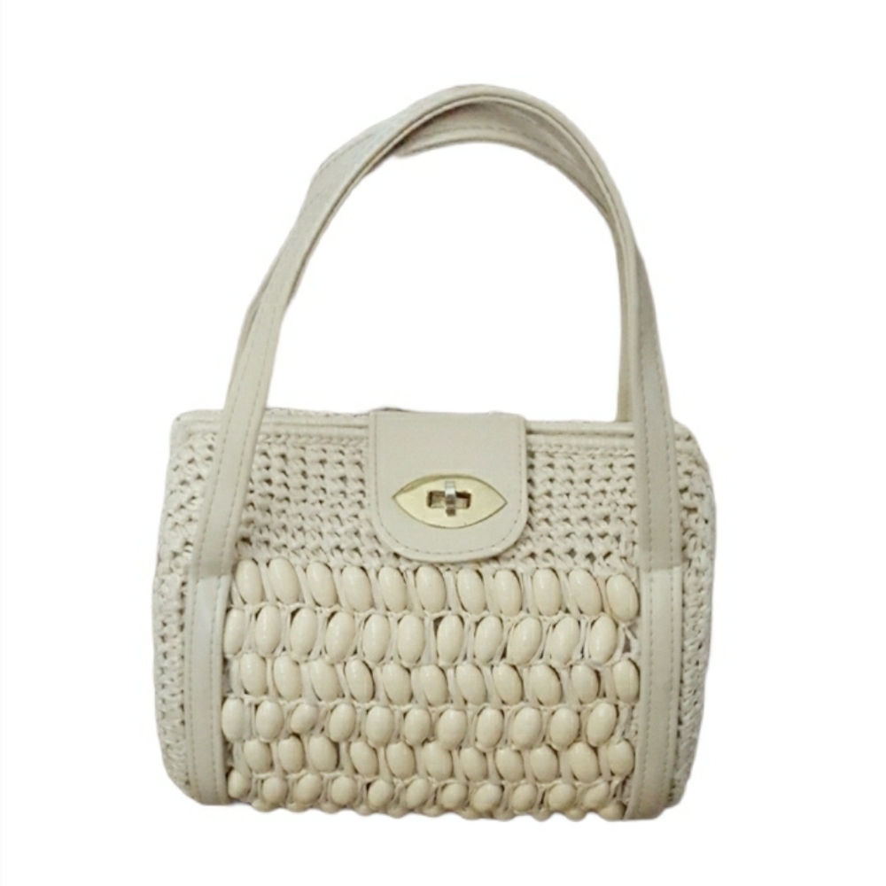 Vintage - Cream Shell &‎ Rattan Woven Handbag